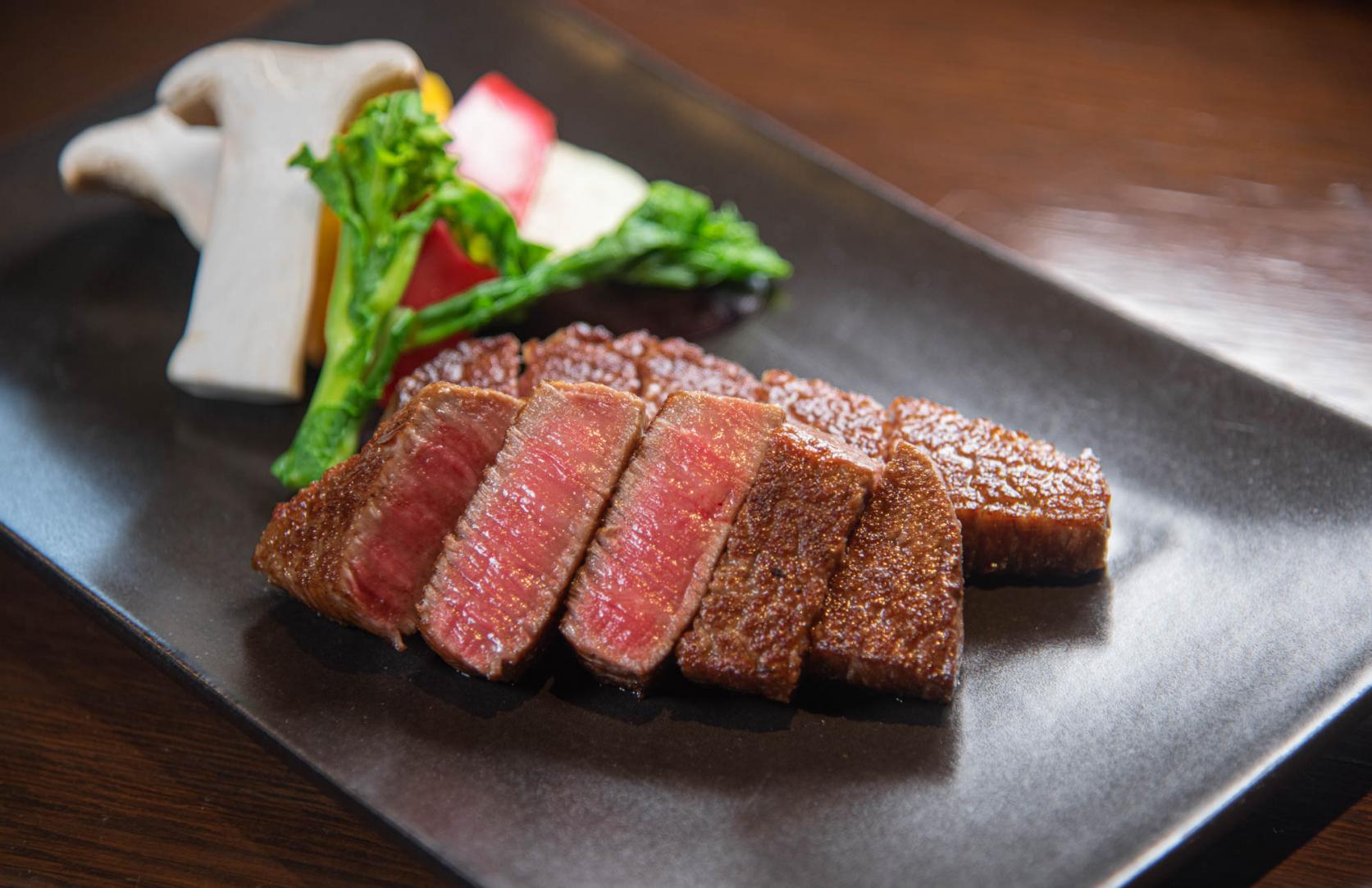 Indulge in Kagoshima’s three “black” luxury meats!-2