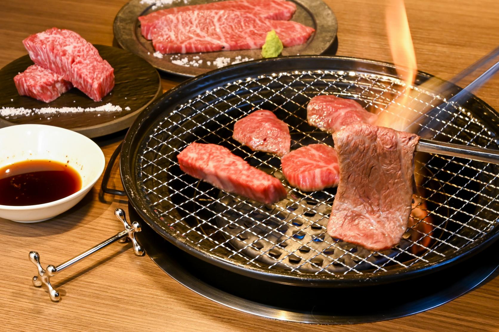 Indulge in Kagoshima’s three “black” luxury meats!-0