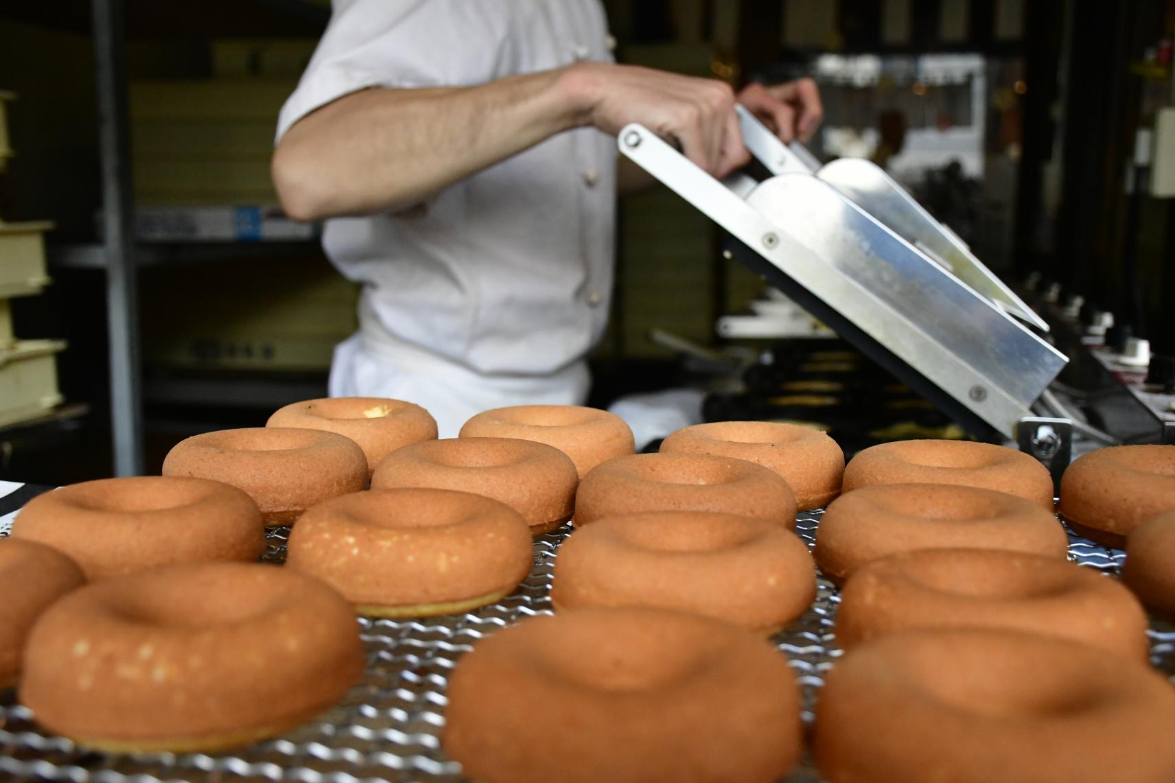 Delicious baked donuts at Kakashi Yokocho Satsuma Jyokiya-0